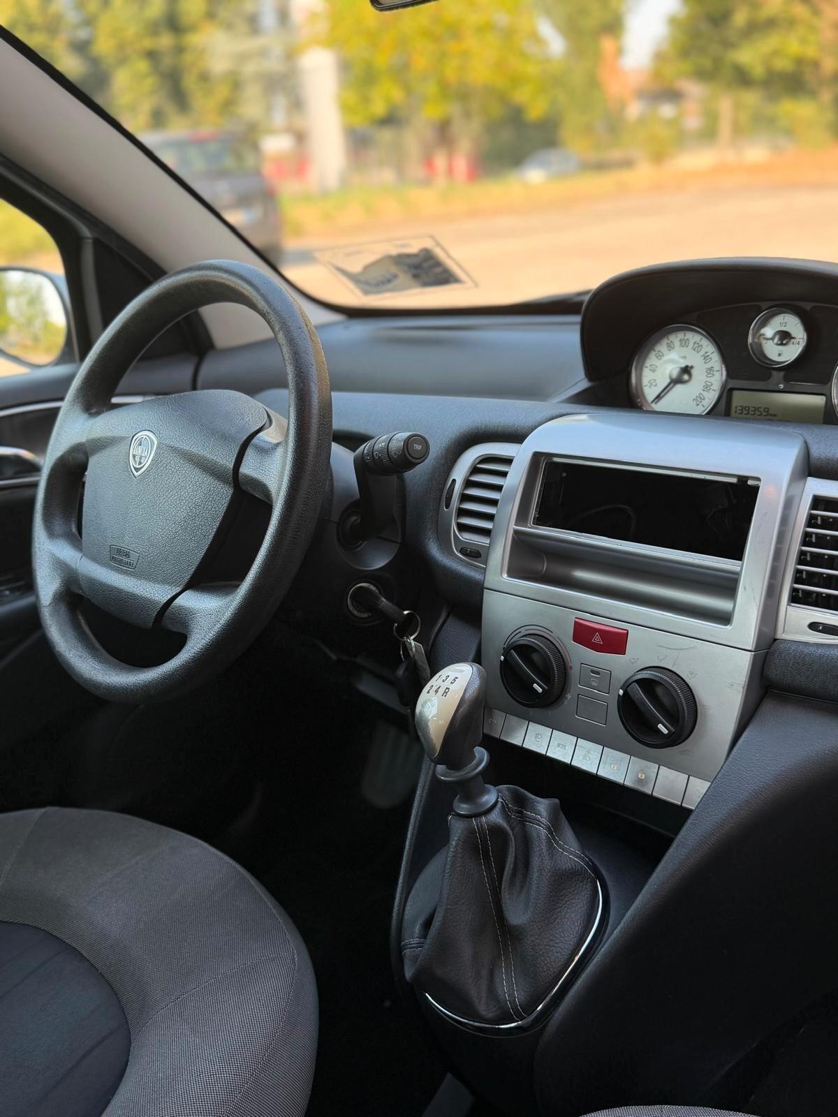 Lancia Ypsilon 1.2 Argento