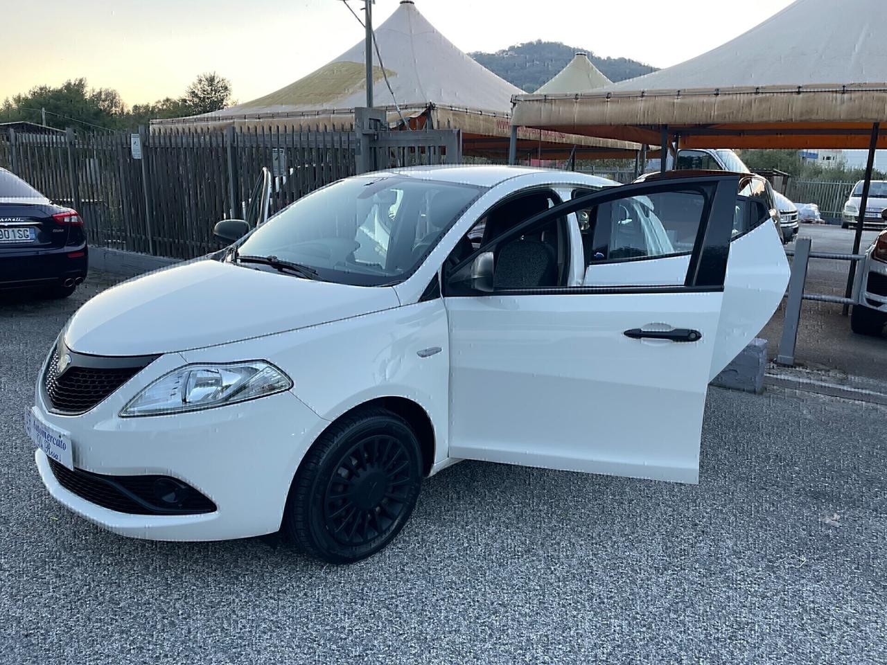 Lancia Ypsilon 1.2 69 CV 5 porte S&S Elefantino Blu