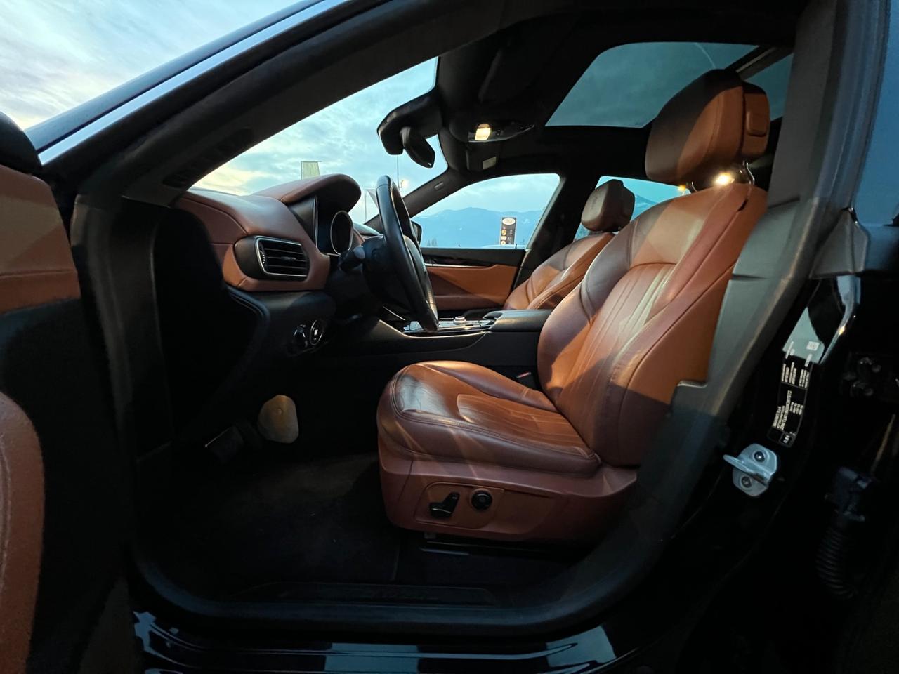 Maserati Levante V6 Diesel 275CV AWD SERVICE BOOK SAMOCAR/R"21/ PACK BLACK SOSPENSIONI