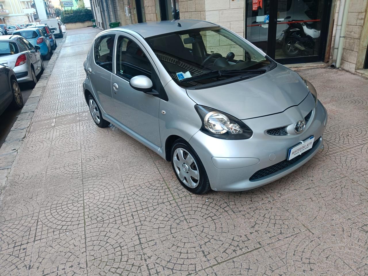 TOYOTA AYGO 1.0 5 PORTE-NEOPATENTATI-Euro 3990