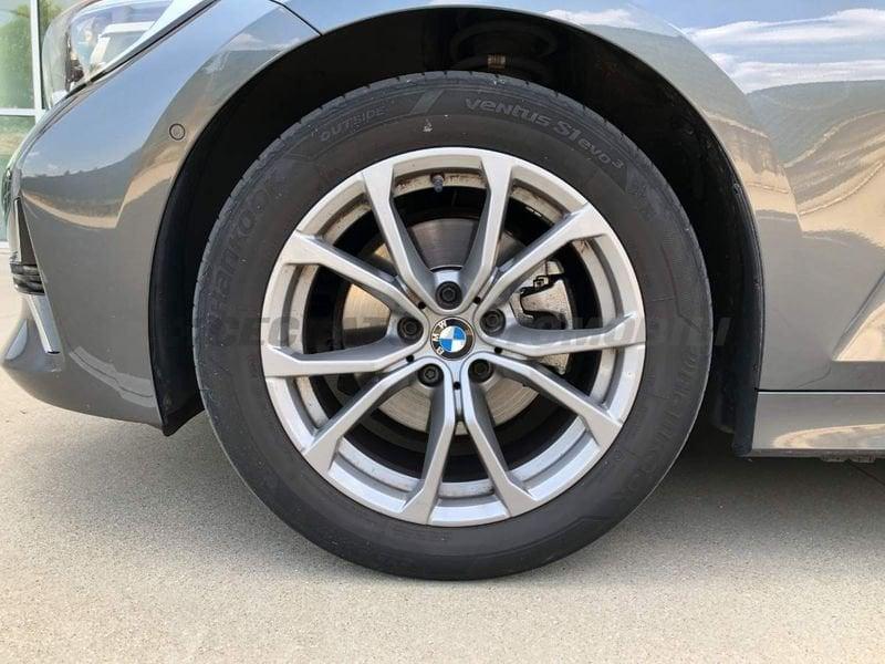 BMW Serie 3 320d Touring mhev 48V xdrive Luxury auto