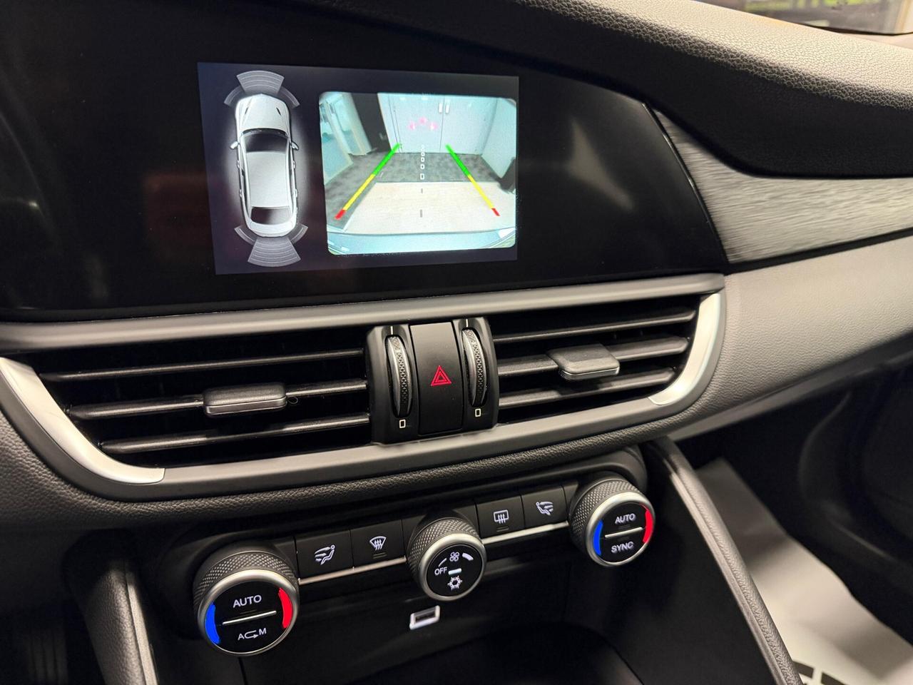 Alfa Romeo Giulia 2.2 Turbodiesel 180 CV AT8 Business Sport Launch Ed.