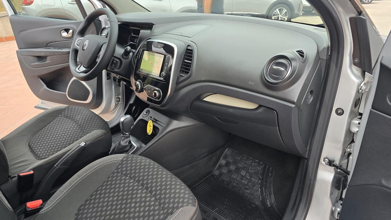 Renault Captur dCi 8V 90 CV EDC Start&Stop Energy Initiale Paris