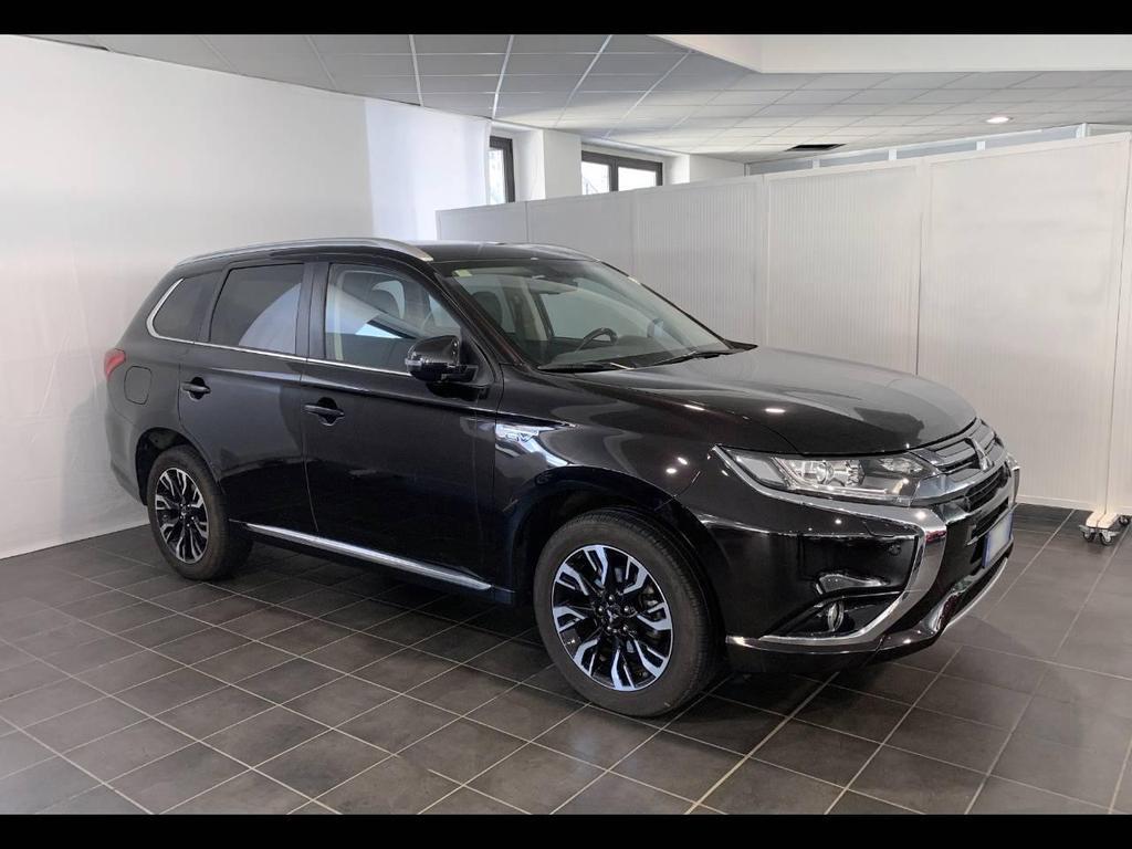 Mitsubishi Outlander 2.0 Mivec PHEV Instyle 4WD CVT