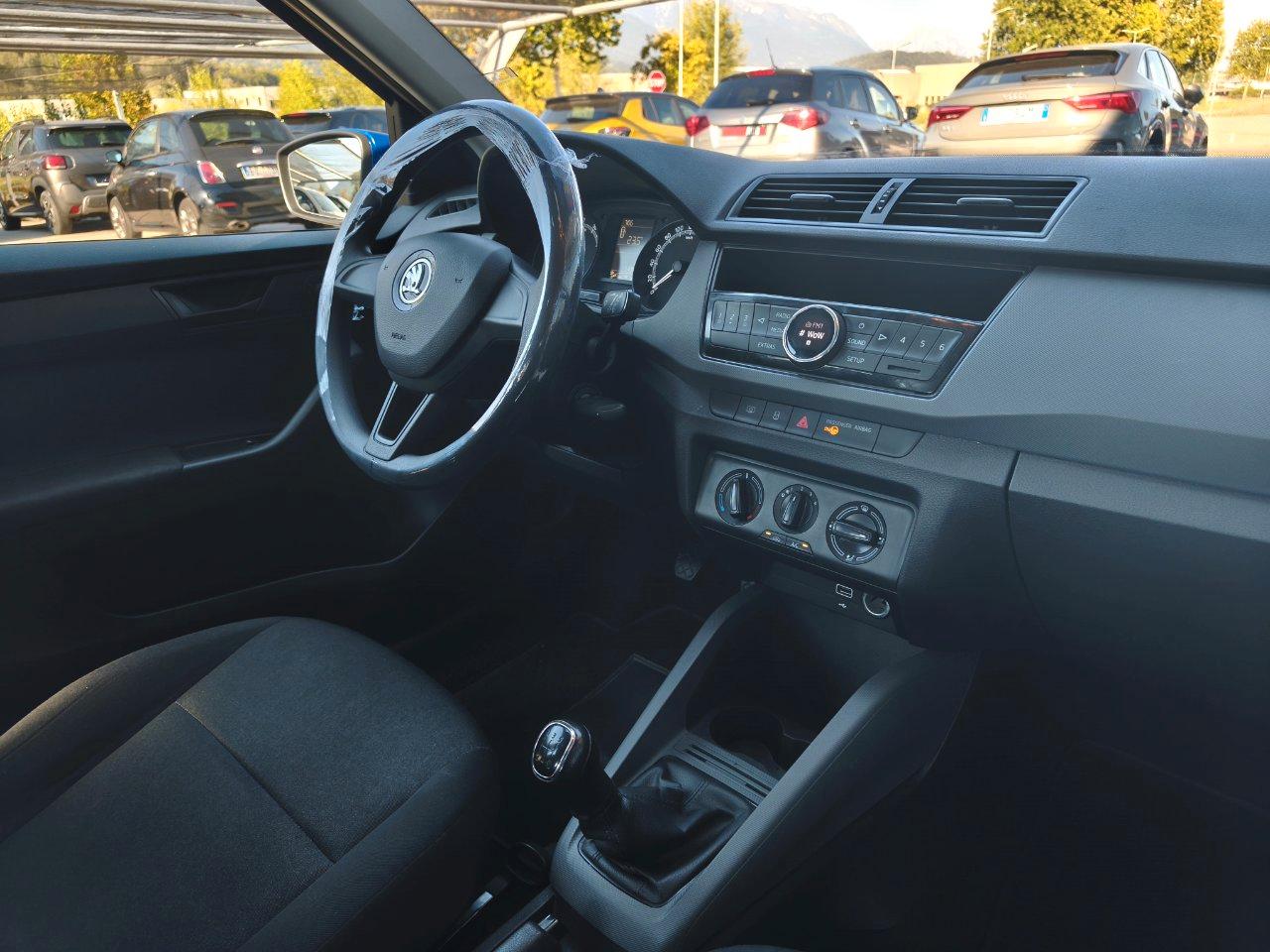 Skoda Fabia 5 Porte Fabia 1.0 mpi 60cv (OK NEOPATENTATI)