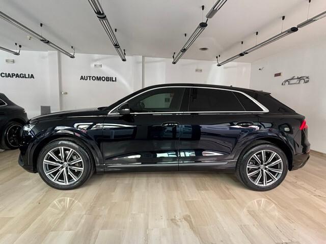 Audi Q8 45 3.0 tdi mhev Quattro Tiptronic S-Line