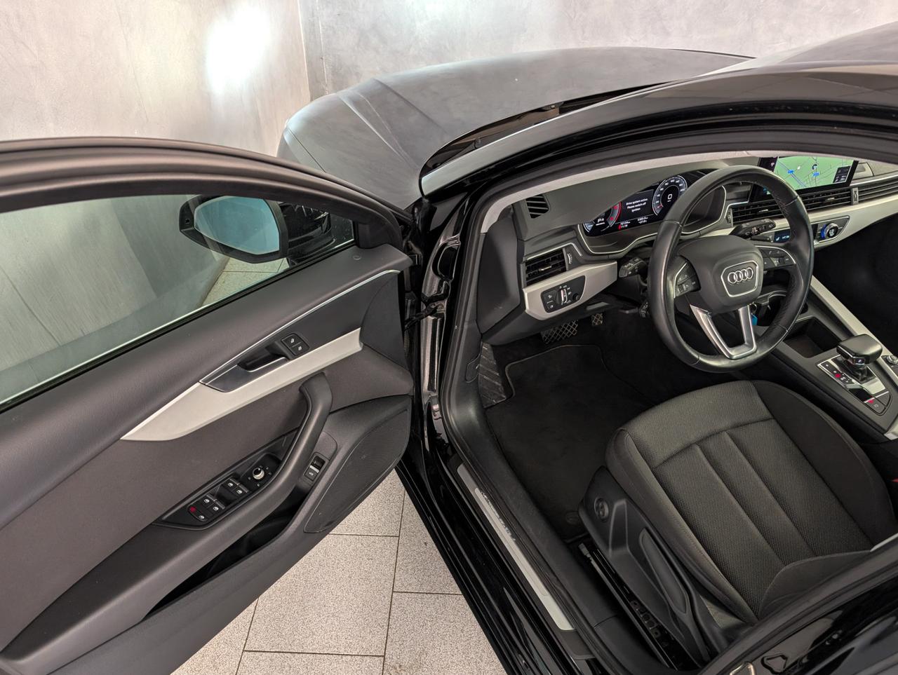 Audi a4 v 30 TDI MHEV S-tronic Business Advanced