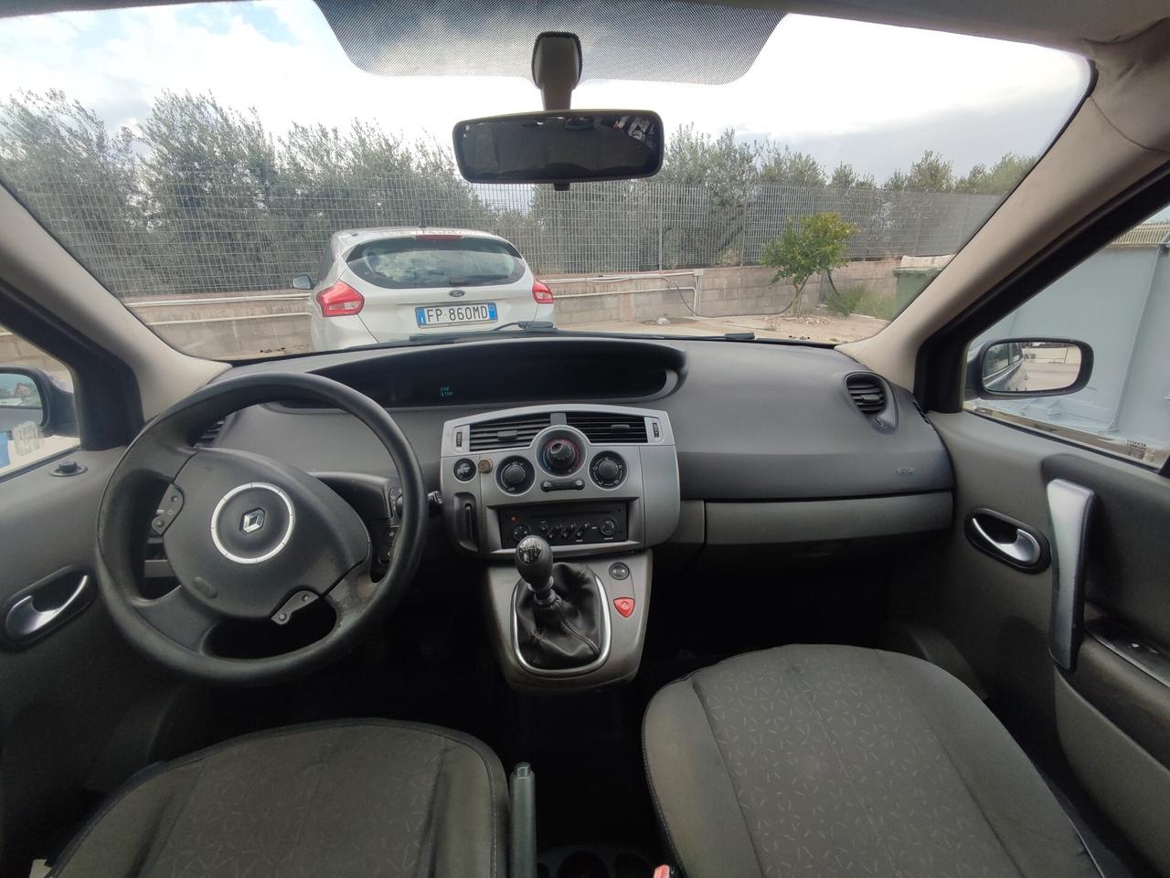 Renault Scenic Scénic 1.5 dCi/105CV Dynamique