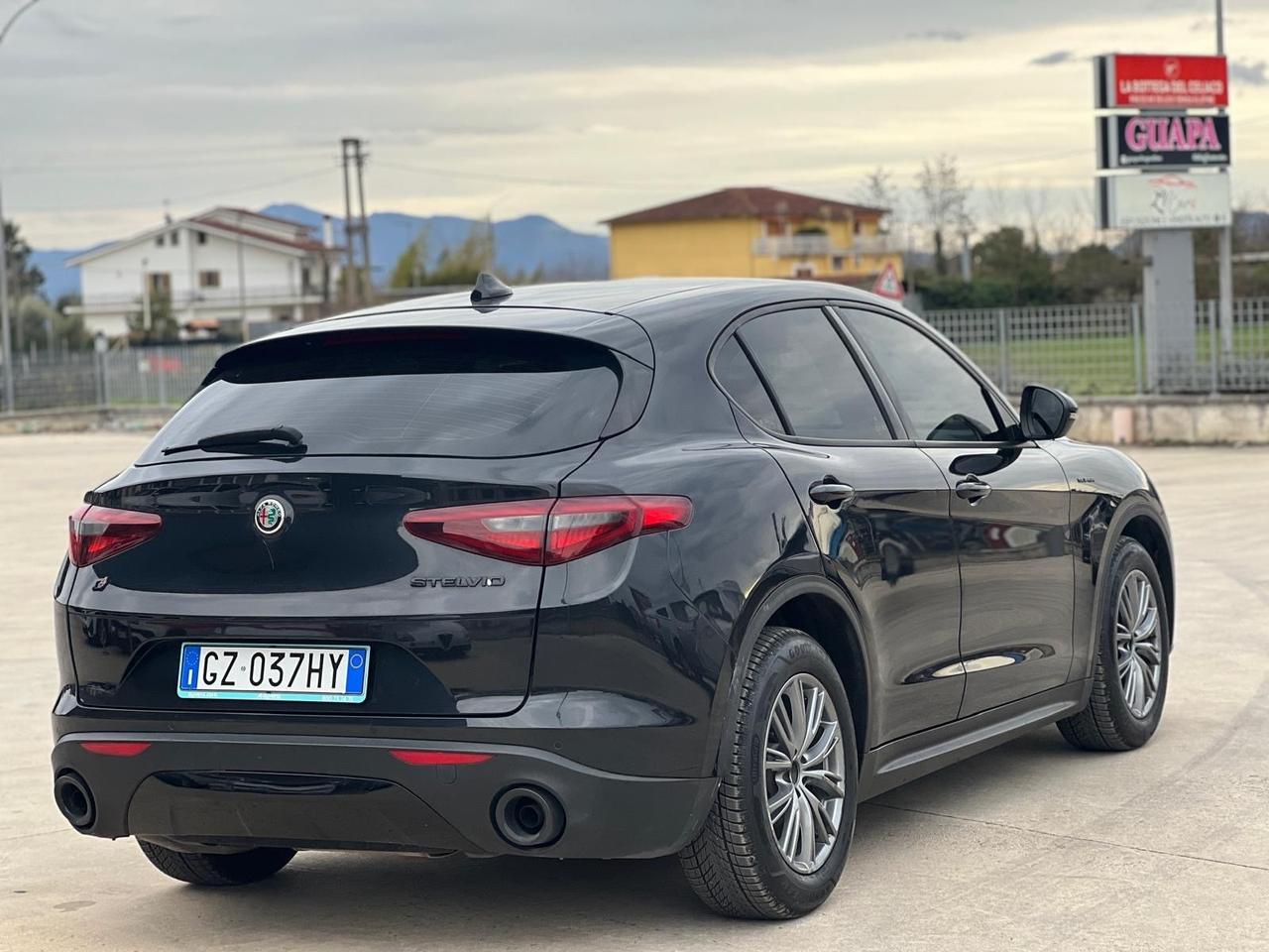 Alfa Romeo Stelvio 2.2 Turbodiesel 160 CV AT8 RWD Business