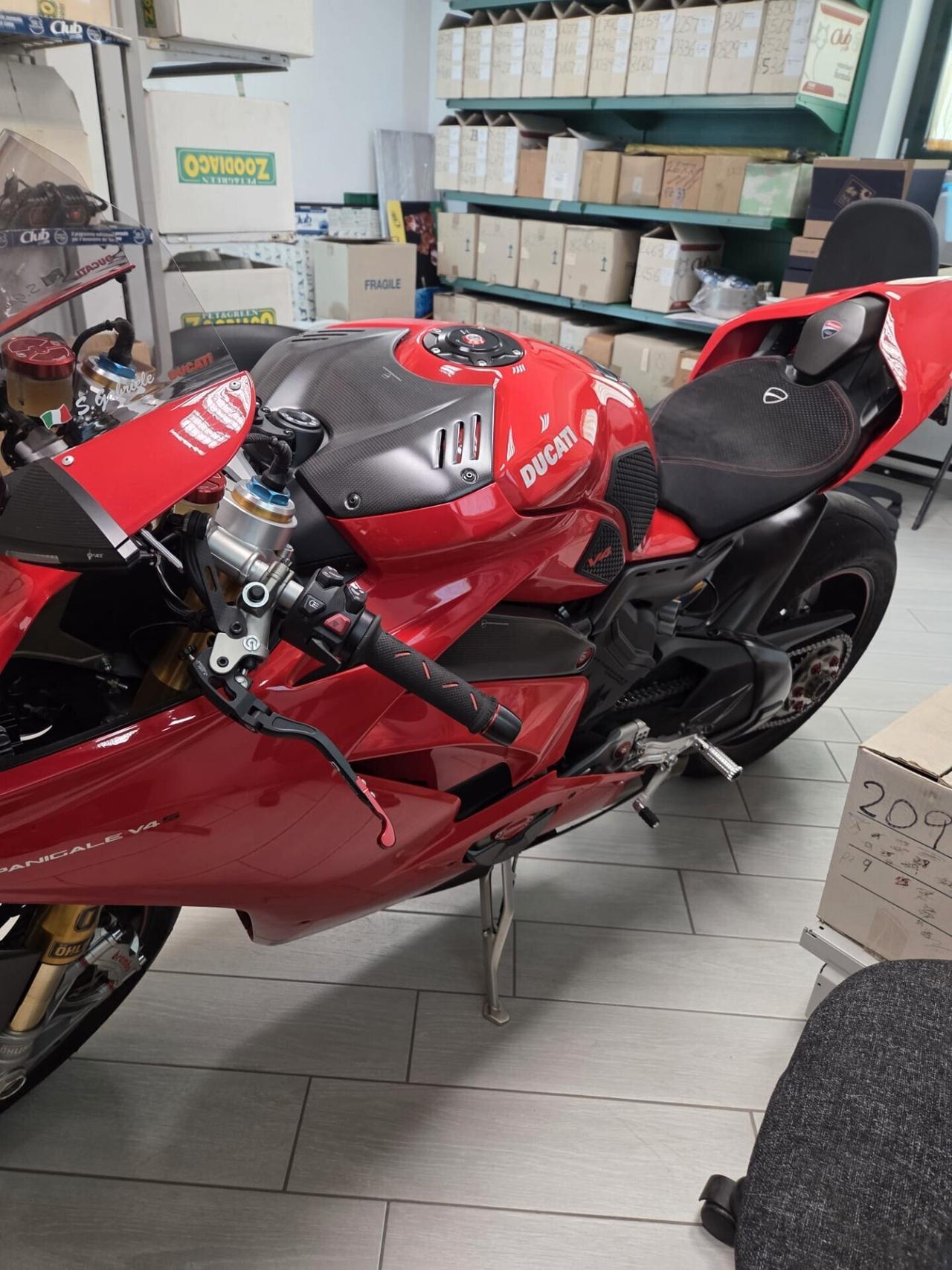 Ducati Panigale V4 s