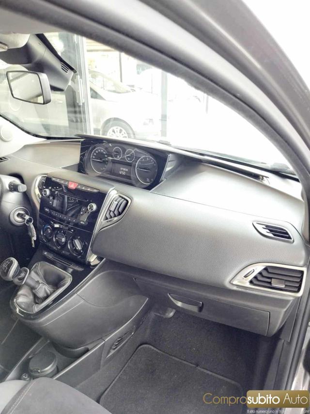 LANCIA Ypsilon 1.2 69 CV ( Garanzia 12 Mesi)