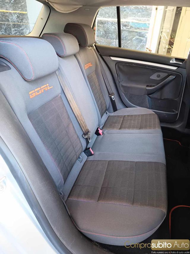 VOLKSWAGEN Golf 1.6 16V FSI 5p. Sportline