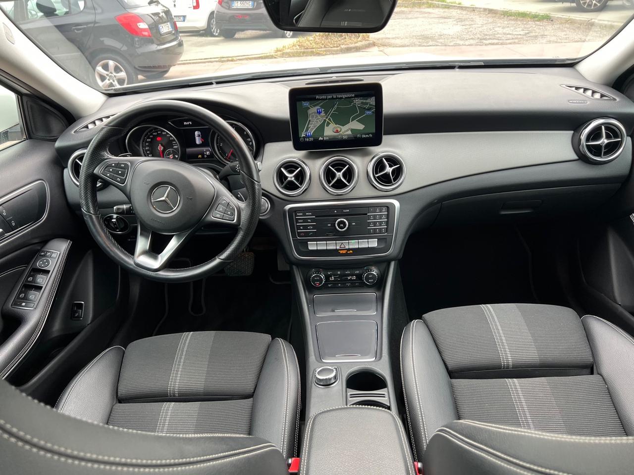 Mercedes-benz GLA 200 d Automatic Premium