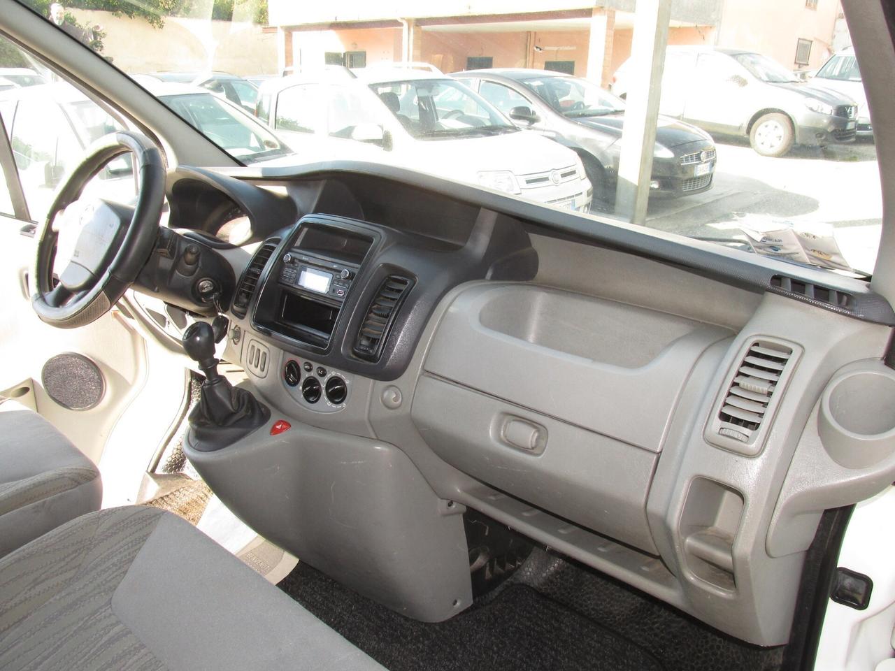 Nissan Primastar FURGONE CHIUSO CON 3 POSTI A SEDERE