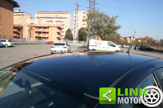 TOYOTA Yaris 1.0 3 porte Sol