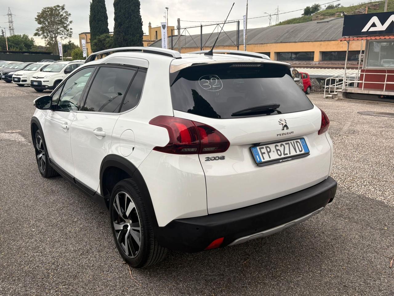 Peugeot 2008 BlueHDi 100 S&S Allure