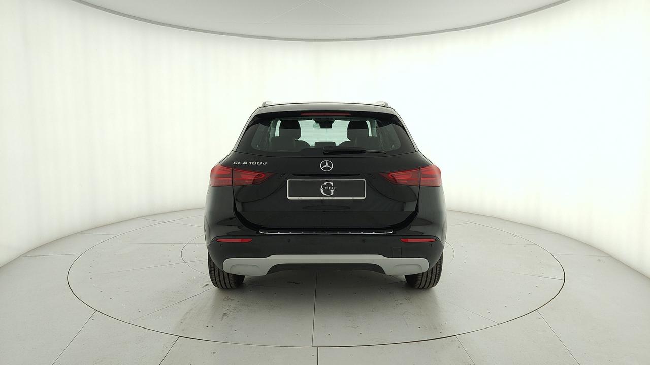 Mercedes-Benz GLA 180 d Advanced auto