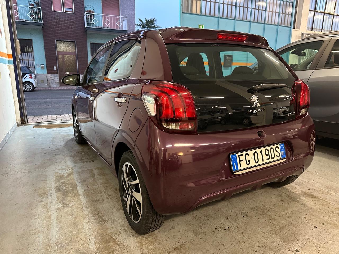Peugeot 108 VTi 68 5 porte Allure