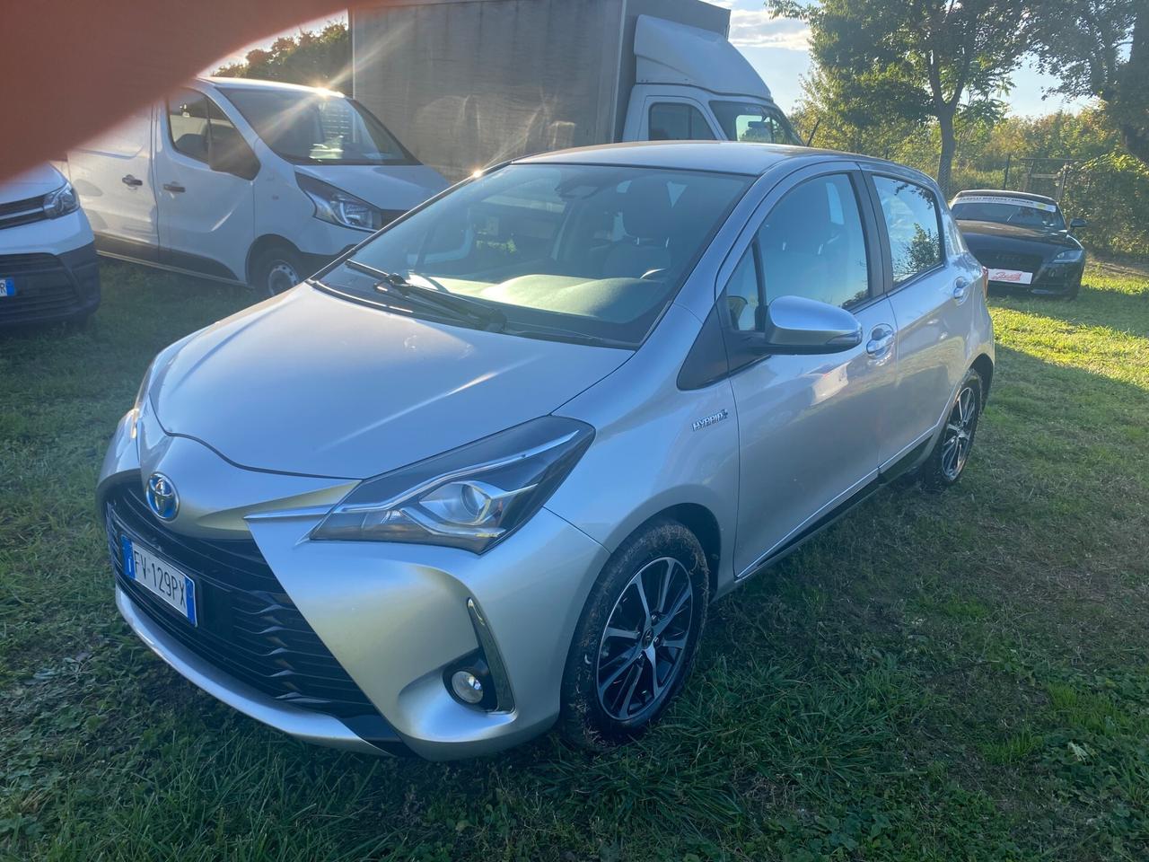 Toyota Yaris 1.5 Hybrid 5 porte Trend NOLEGGIO A BREVE 3 -6 - 12 mesi
