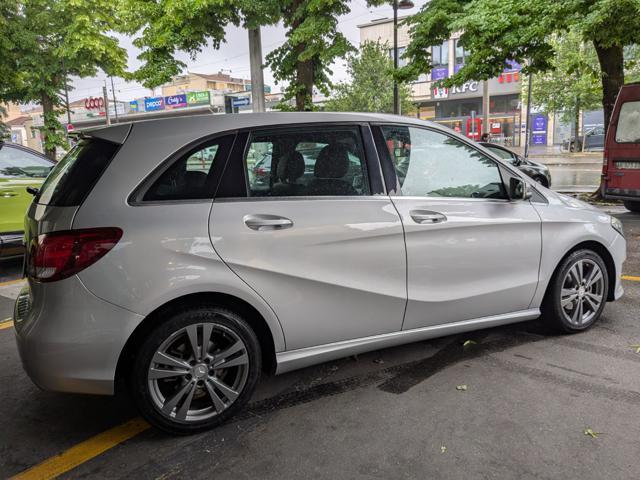 MERCEDES-BENZ B 180 d Premium