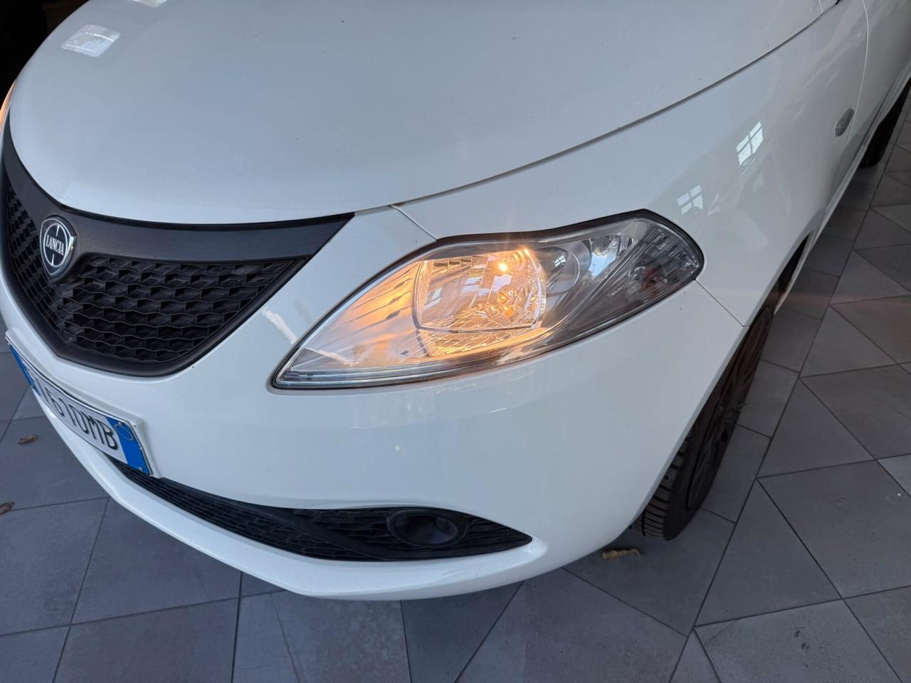Lancia Ypsilon 1.2 69 CV 5 porte Elefantino Blu