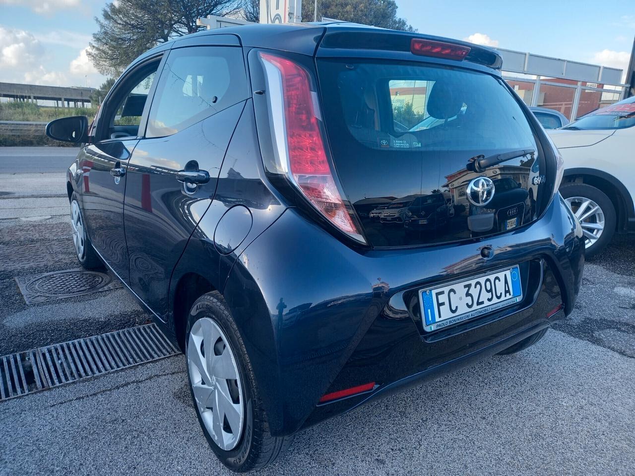 Toyota Aygo 1.0 x-cool 69cv 5 porte Full 2016