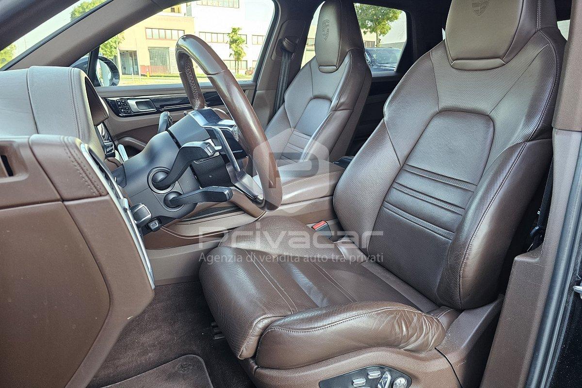 PORSCHE Cayenne 3.0 V6