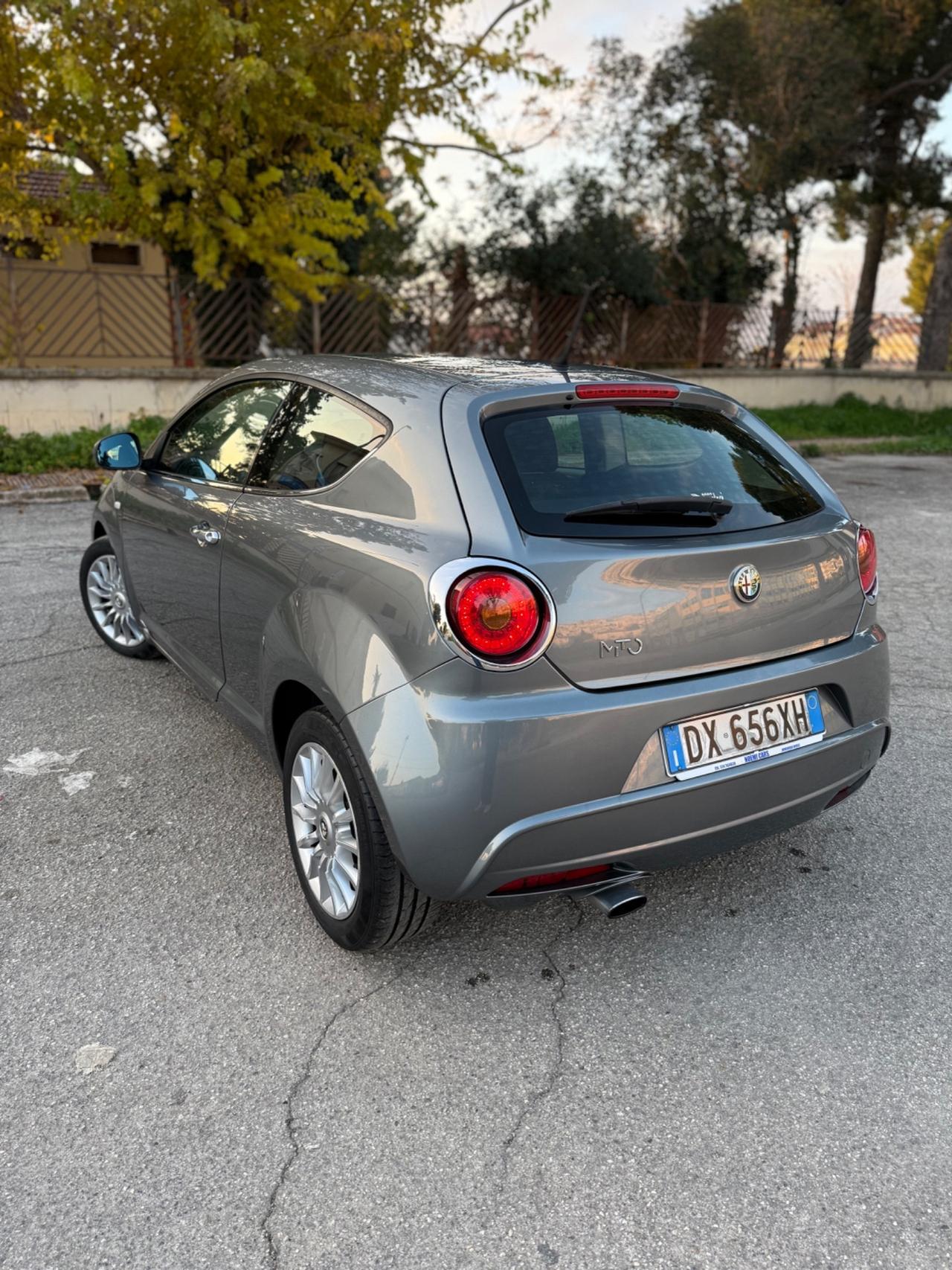 Alfa Romeo MiTo 1.6 JTDm 16V Distinctive Sport Pack