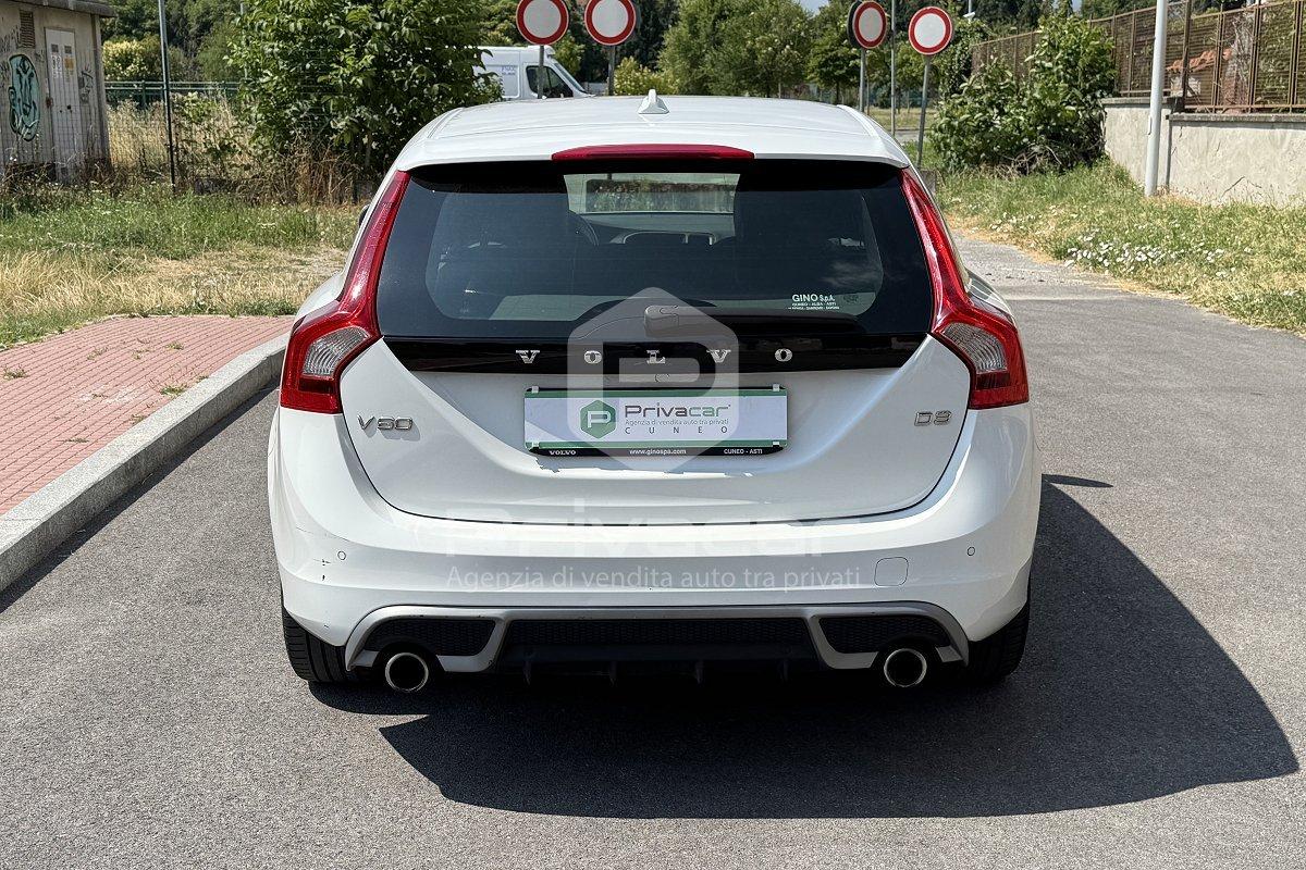 VOLVO V60 D3 R-design