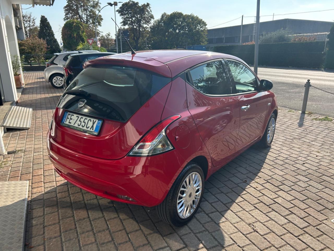 Lancia Ypsilon 1.2 69 CV 5 porte Platinum