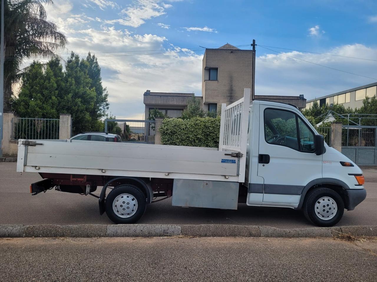 Iveco Daily 29L10 2.3 Hpi TDI PC Cassonato