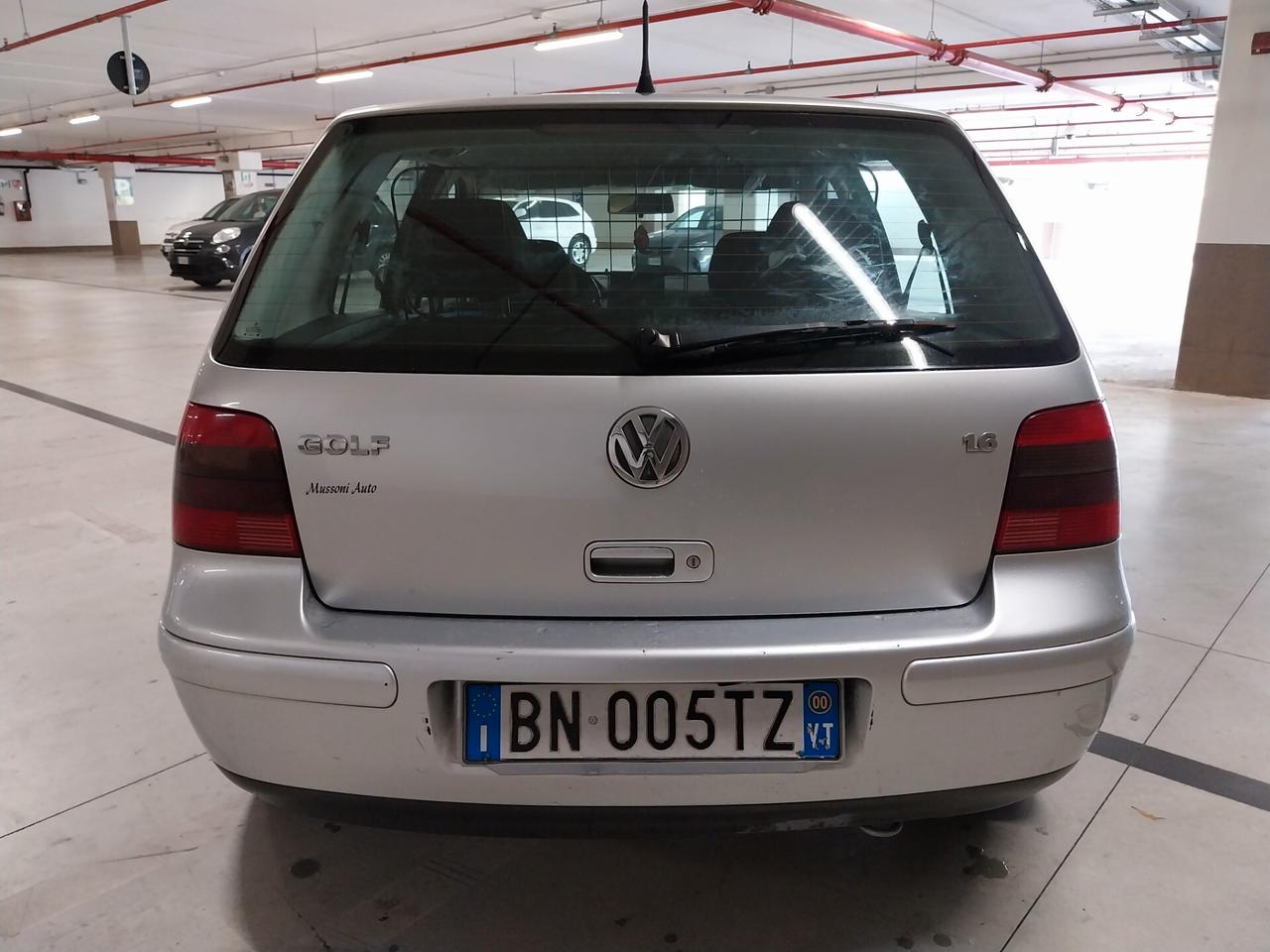 Volkswagen Golf 1.6 16V cat 5 porte Highline