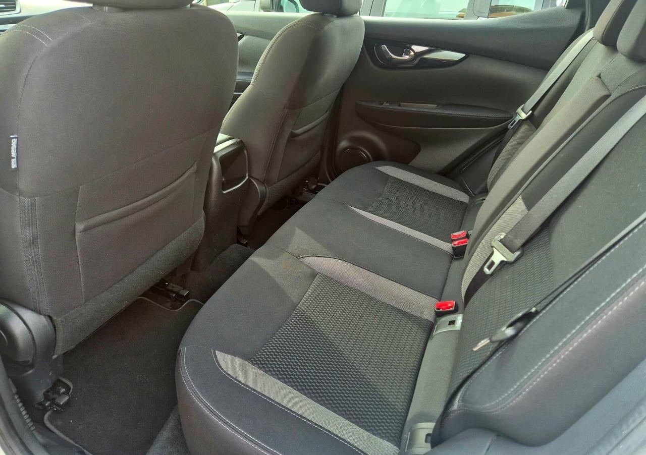 Nissan Qashqai 1.5 dCi 115 CV - Bianco perla - Telecamera posteriore
