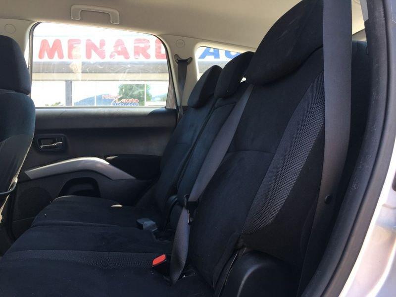 Mitsubishi Outlander 2.0 DI-D 4WD Intense DPF