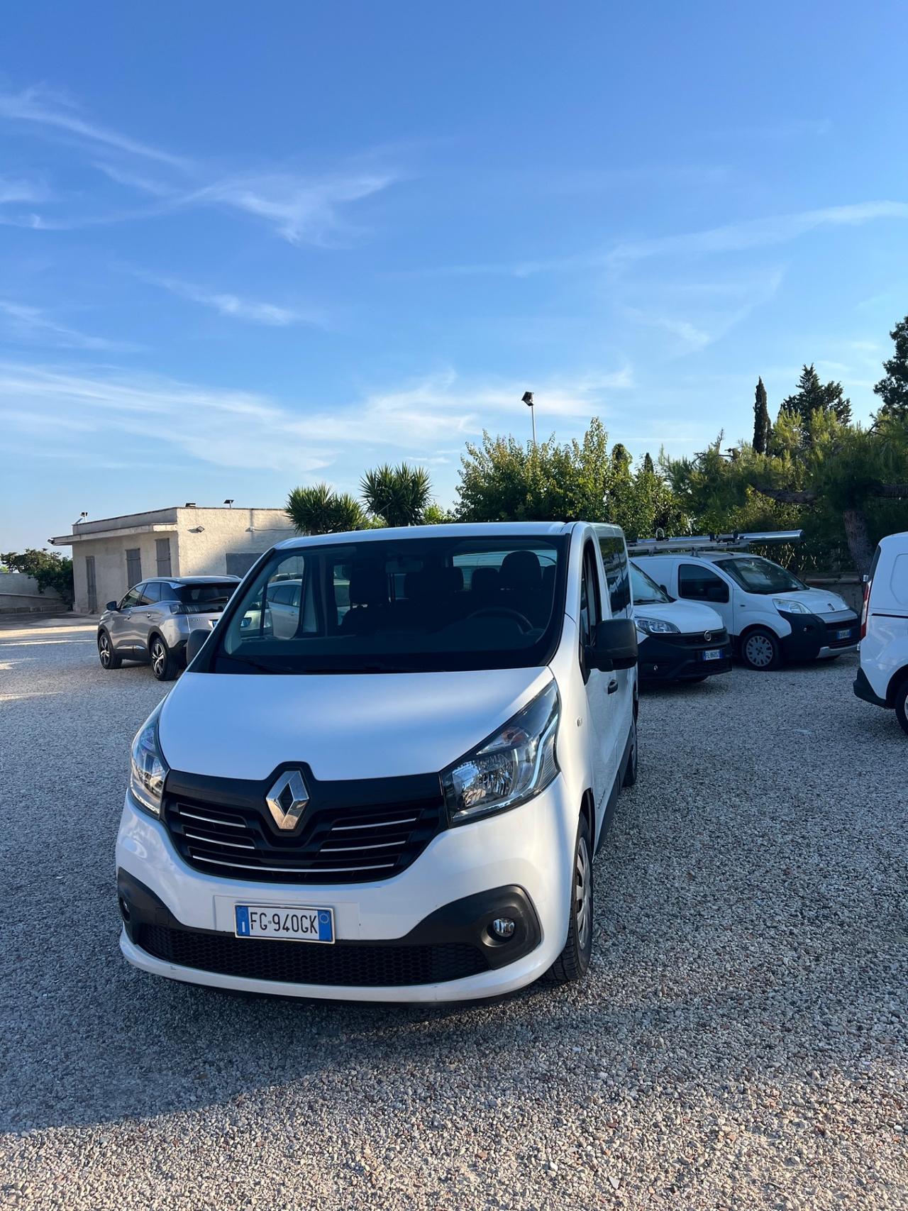 Renault Trafic 9 posti 1.6 diesel in arrivo