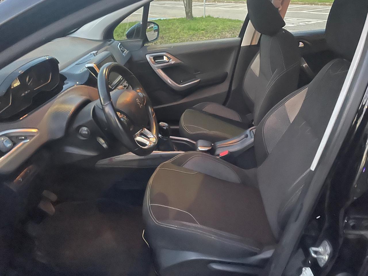 Peugeot 2008 PureTech 82 Allure*Neopatentati*Solo 61000km*