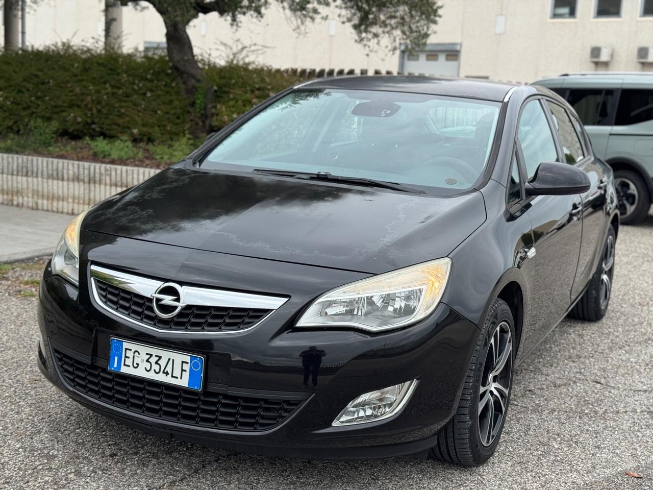 Opel Astra 1.3 CDTI 95CV 5 porte Cosmo