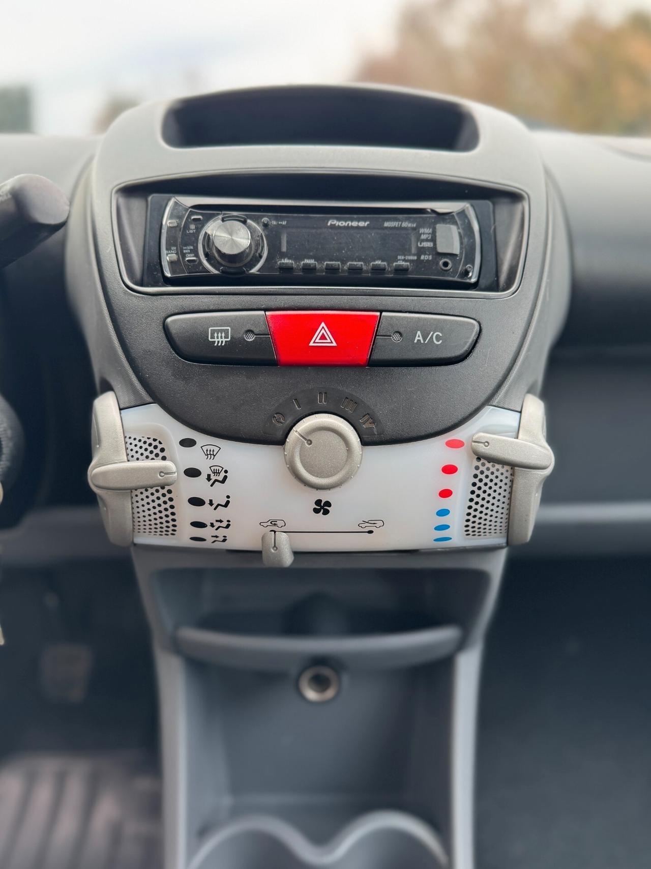 Toyota Aygo 1.0 50kW Benz 5p *67.000 km*UNICO proprietario*