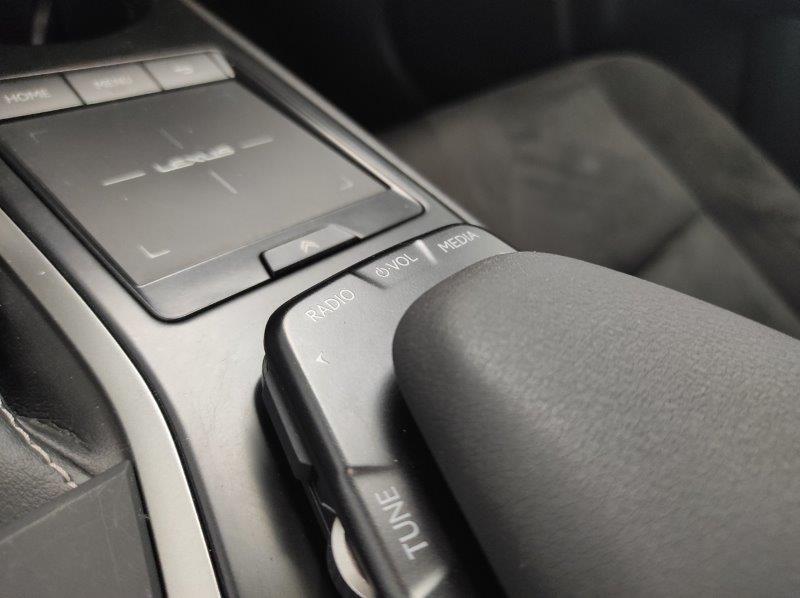 LEXUS UX - UX Hybrid Business