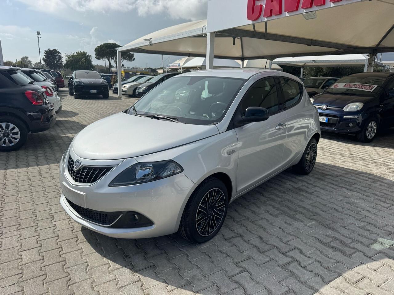 Lancia Ypsilon 1.2 69 CV 5 porte GPL Ecochic Silver