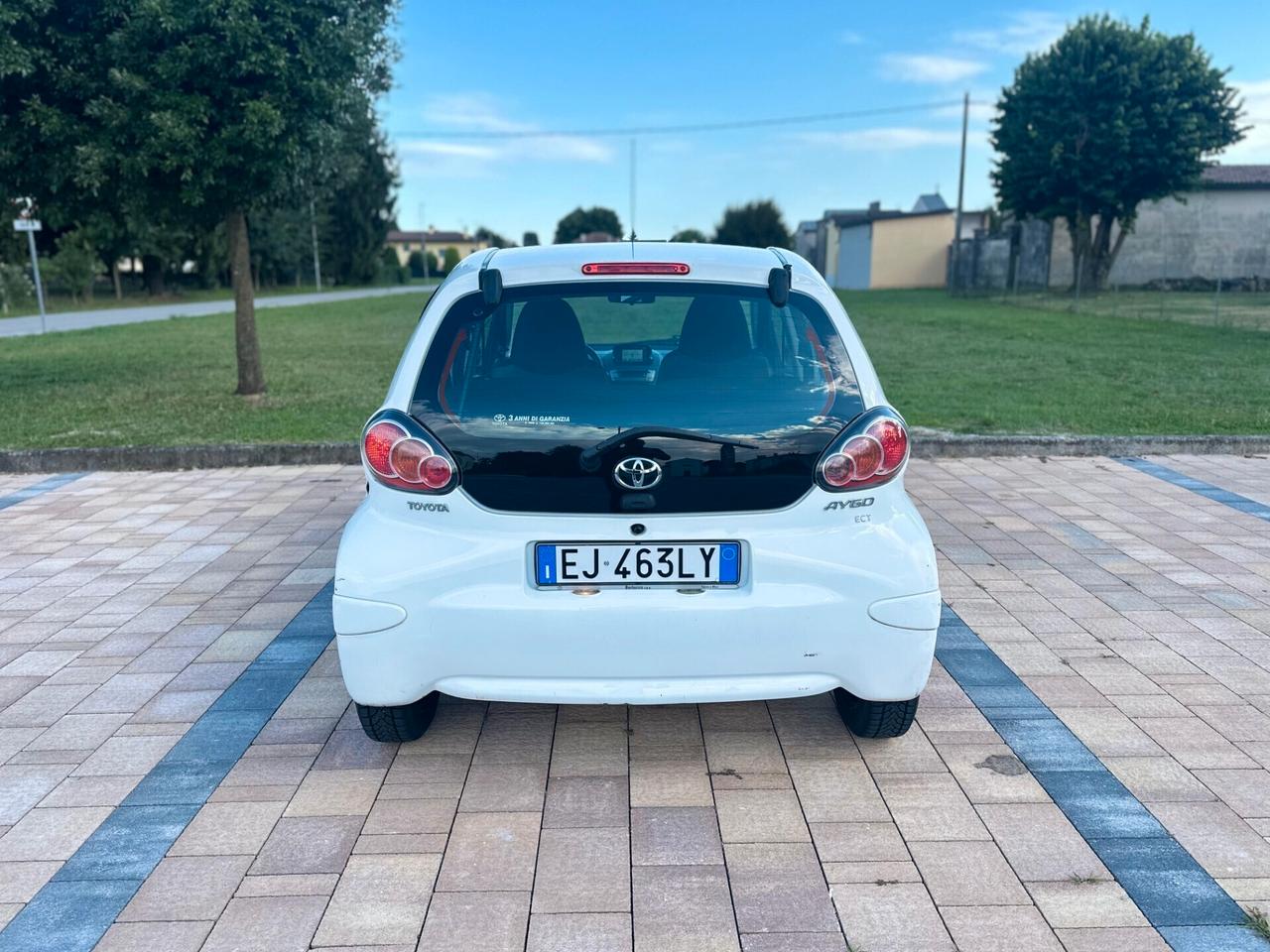 Toyota Aygo 1.0 12V VVT-i 5 porte Deep Ocean Connect