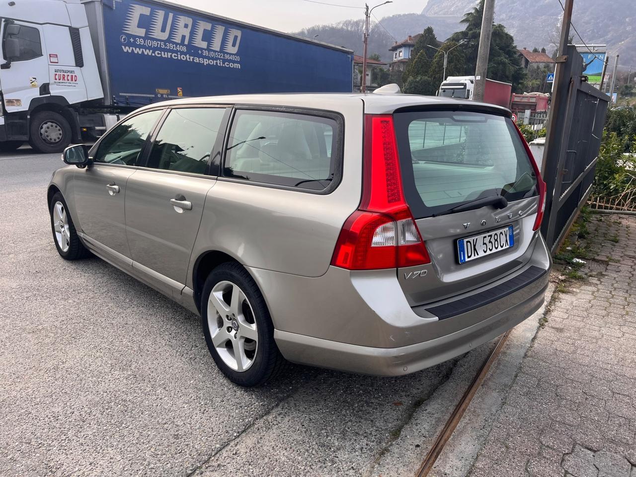 Volvo V70/XC70 V70 2.4 D5 20V (185CV) cat Class