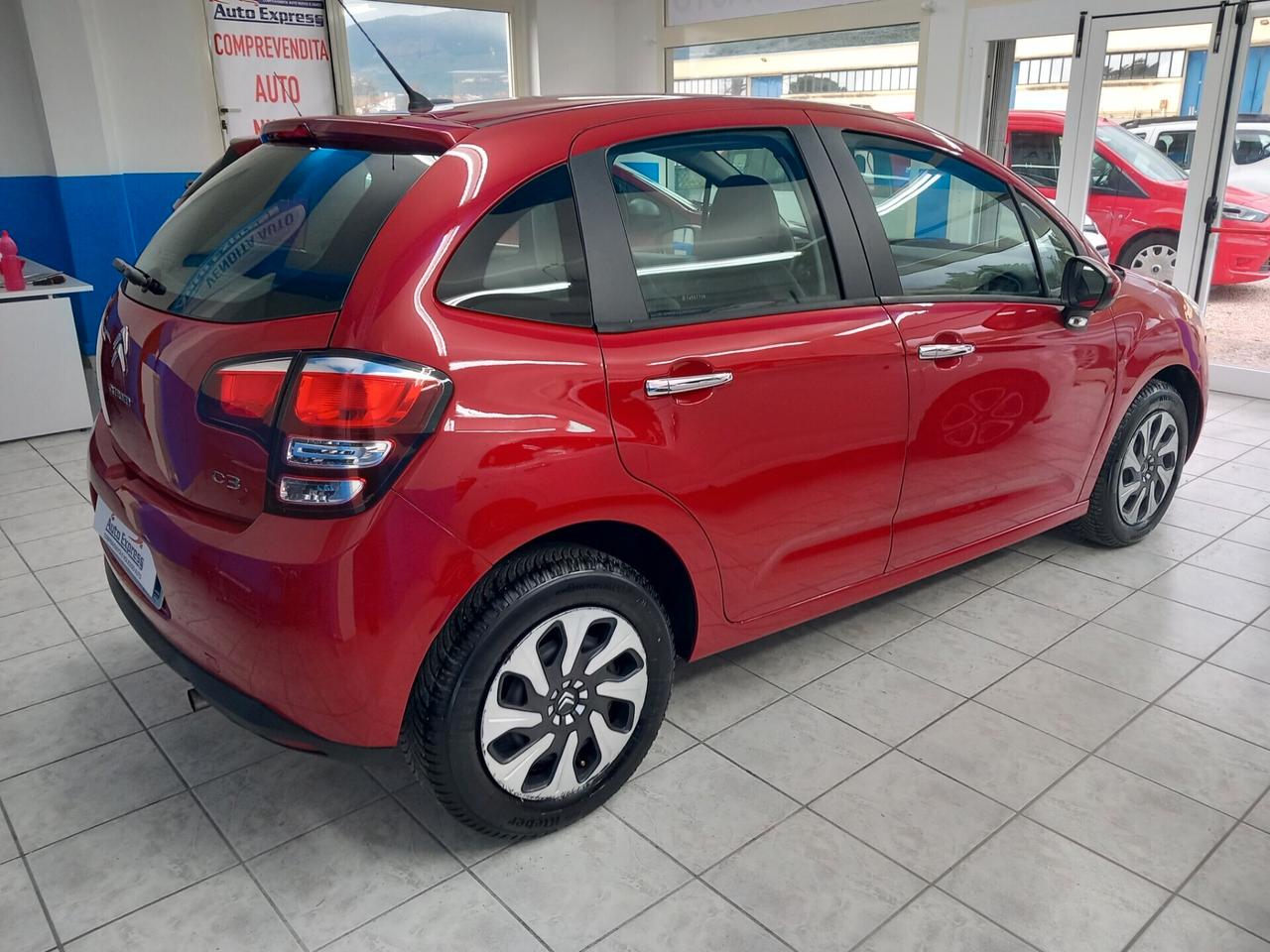 Citroen C3 anno 2015 1.2 benzina 59 mila km