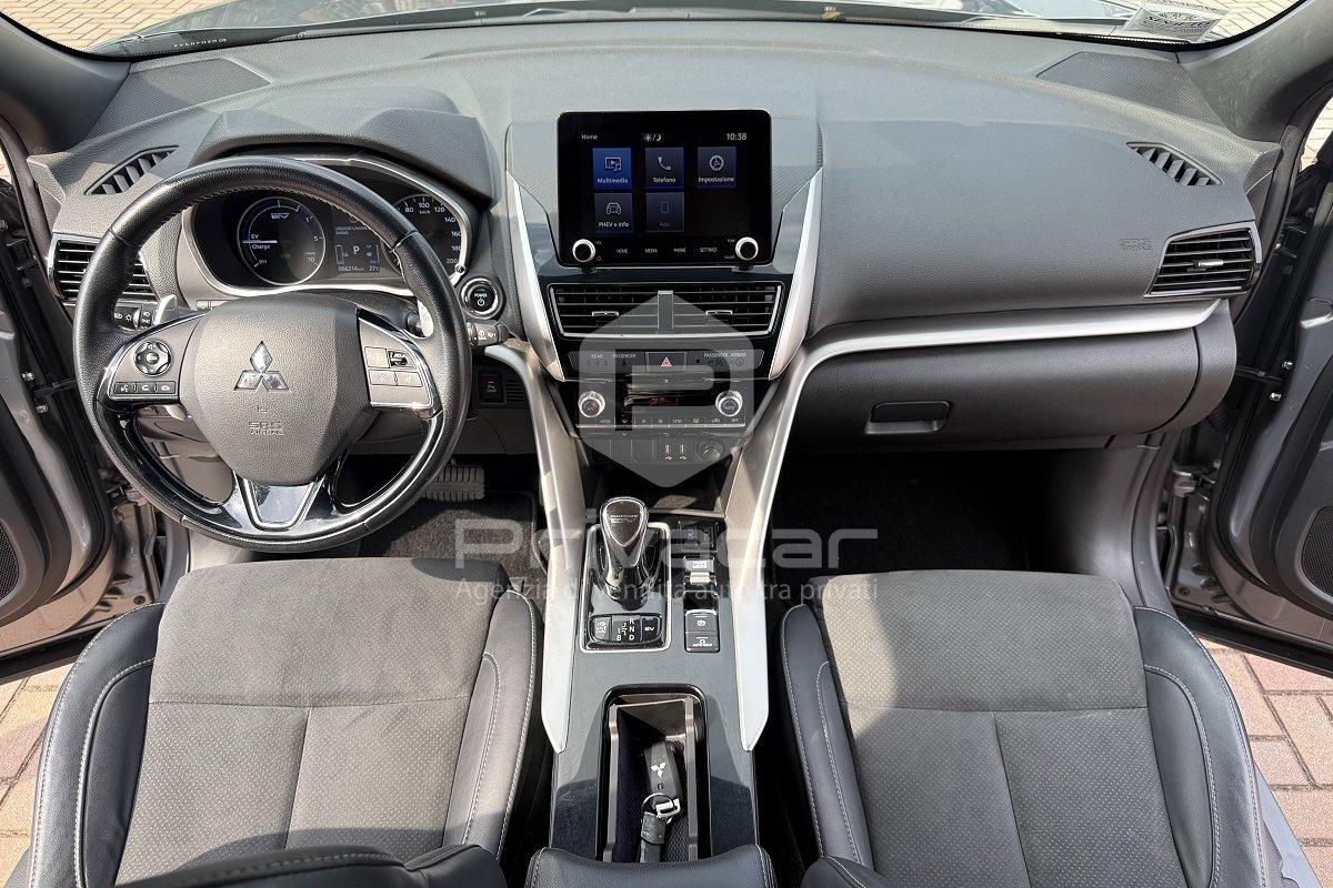 MITSUBISHI Eclipse Cross 2.4 MIVEC 4WD PHEV Instyle SDA Pack 0