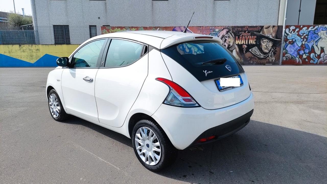 Lancia Ypsilon 1.3 MJT 95CV 5 porte NEOPATENTATI - 2015