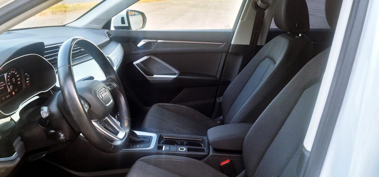 Audi Q3 35 TDI S tronic Business