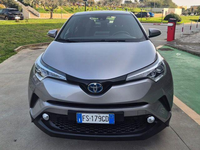 TOYOTA C-HR 1.8 Hybrid E-CVT Business