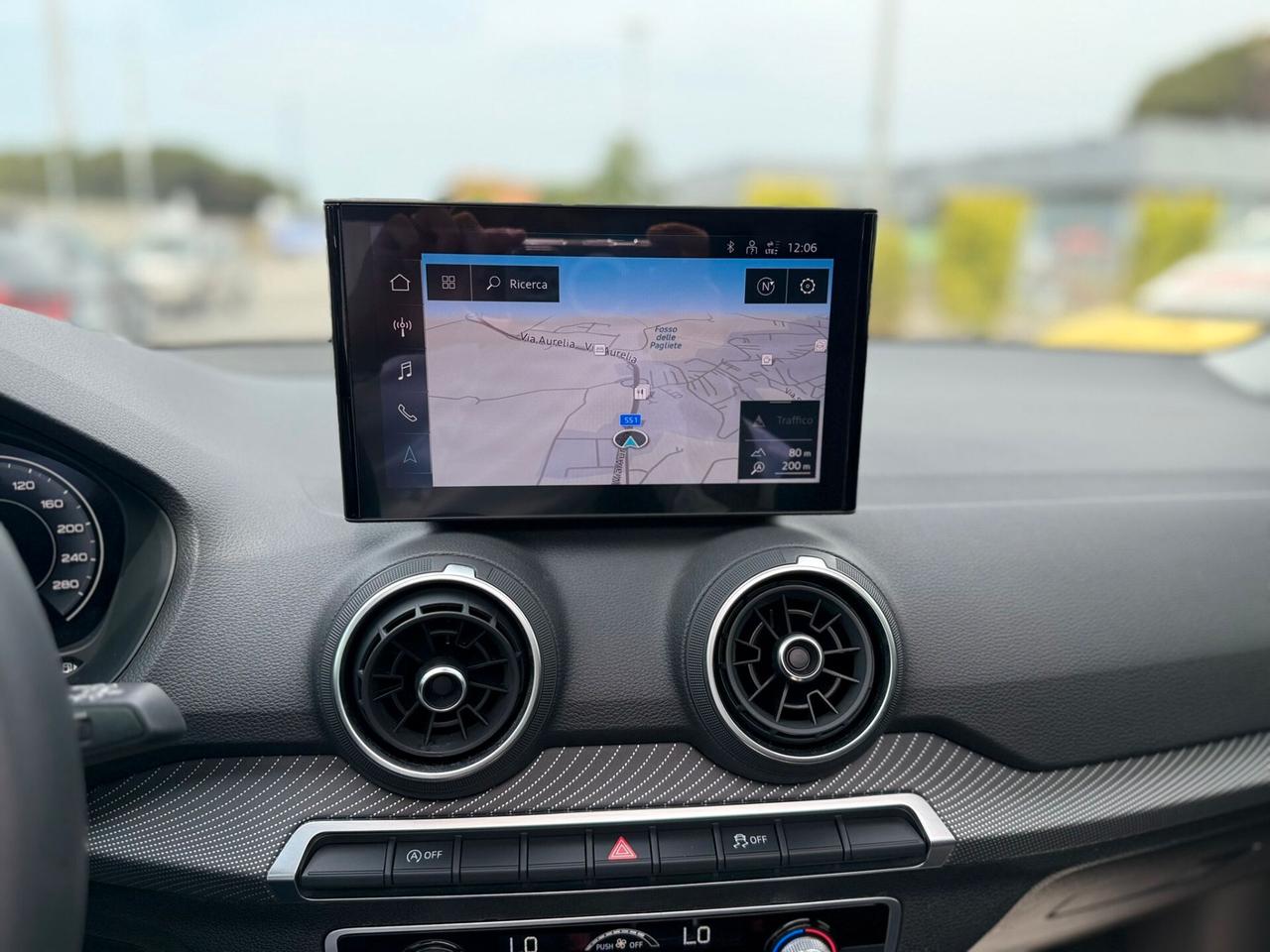 Audi Q2 30 TDI Identity Black