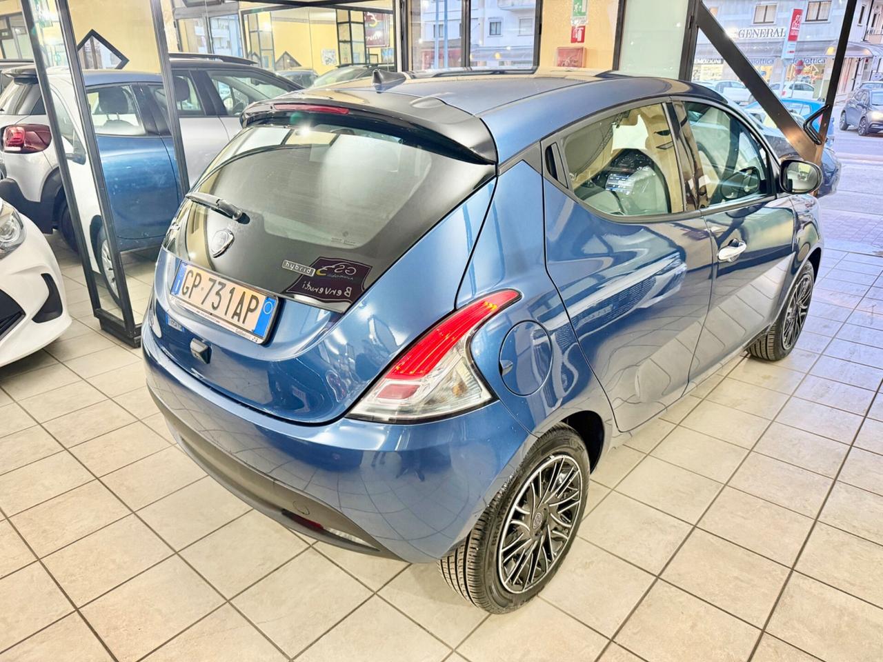 Lancia Ypsilon 1.0 FireFly 5 porte S&S Hybrid Gold