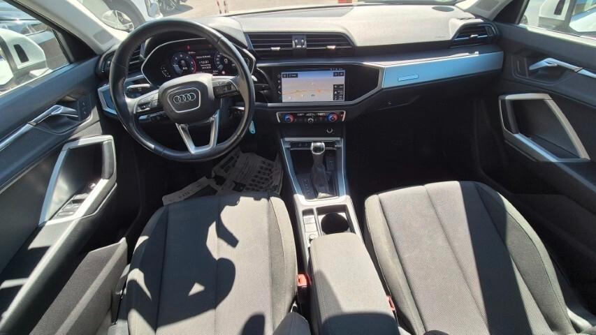 Audi Q3 35 TDI S tronic line - 2020